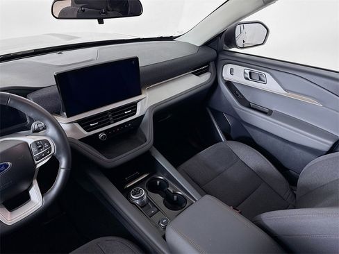 Used 2025 Ford Explorer Active image 24