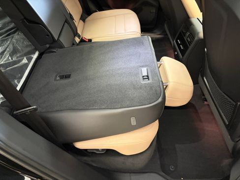 Certified 2026 Porsche Cayenne AWD/4WD image 28
