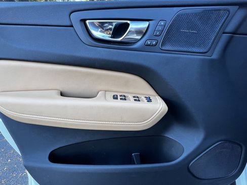 Used 2023 Volvo XC60 B5 Ultimate w/ Climate Package image 13