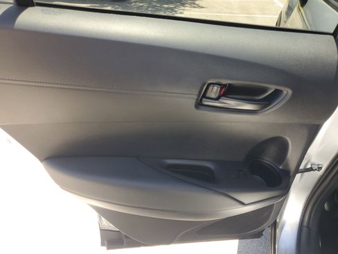 Certified 2024 Toyota Corolla Cross LE w/ Moonroof Package FWD image 15