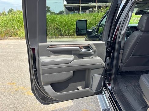 Used 2025 GMC Sierra 3500 SLT w/ SLT Premium Package AWD/4WD image 30