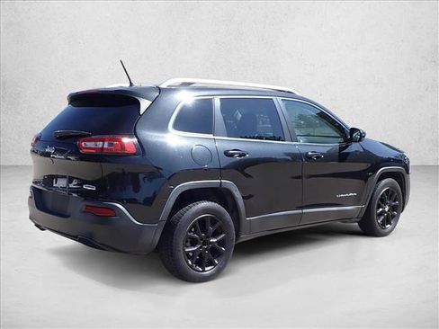 Used 2015 Jeep Cherokee Latitude FWD image 3