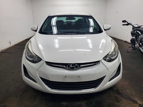 Used 2014 Hyundai Elantra SE image 2