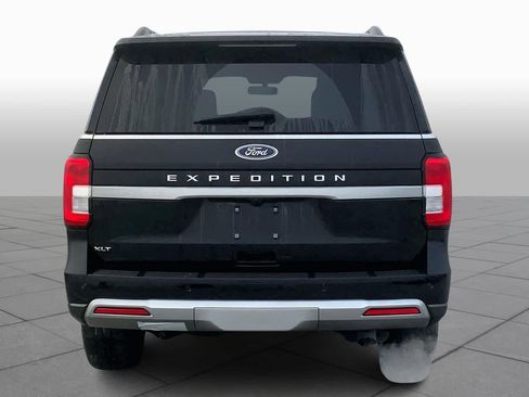 Used 2024 Ford Expedition XLT image 4