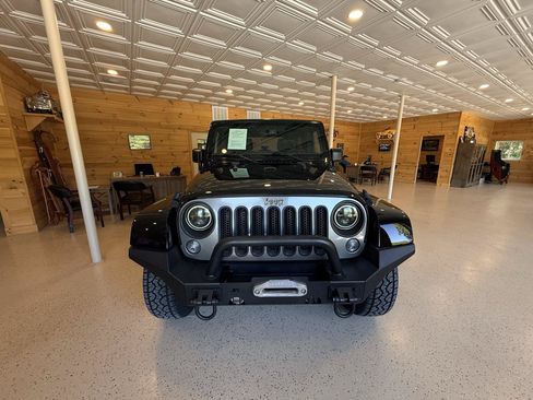 Used 2015 Jeep Wrangler Unlimited Sport AWD/4WD image 3