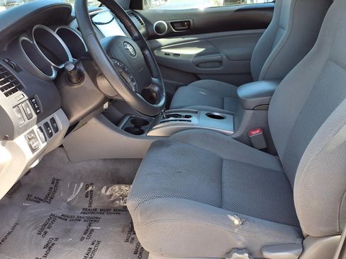 Used 2010 Toyota Tacoma Base image 15