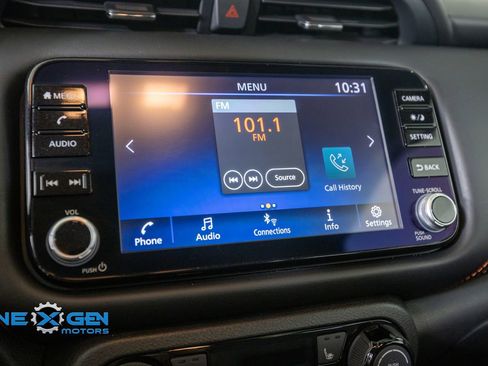 Used 2023 Nissan Kicks SR w/ SR Premium Package FWD image 20