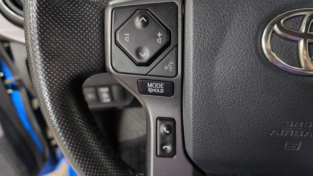 Used 2020 Toyota Tacoma TRD Sport AWD/4WD image 10