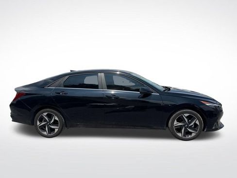 Used 2023 Hyundai Elantra Limited w/ Cargo Package FWD image 7