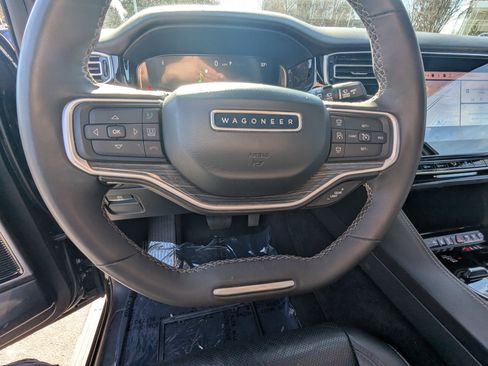 Used 2022 Jeep Wagoneer Series III w/ Premium Group I image 23