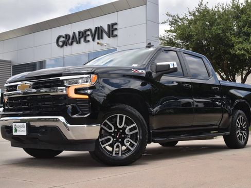 Used 2023 Chevrolet Silverado 1500 LT AWD/4WD image 2