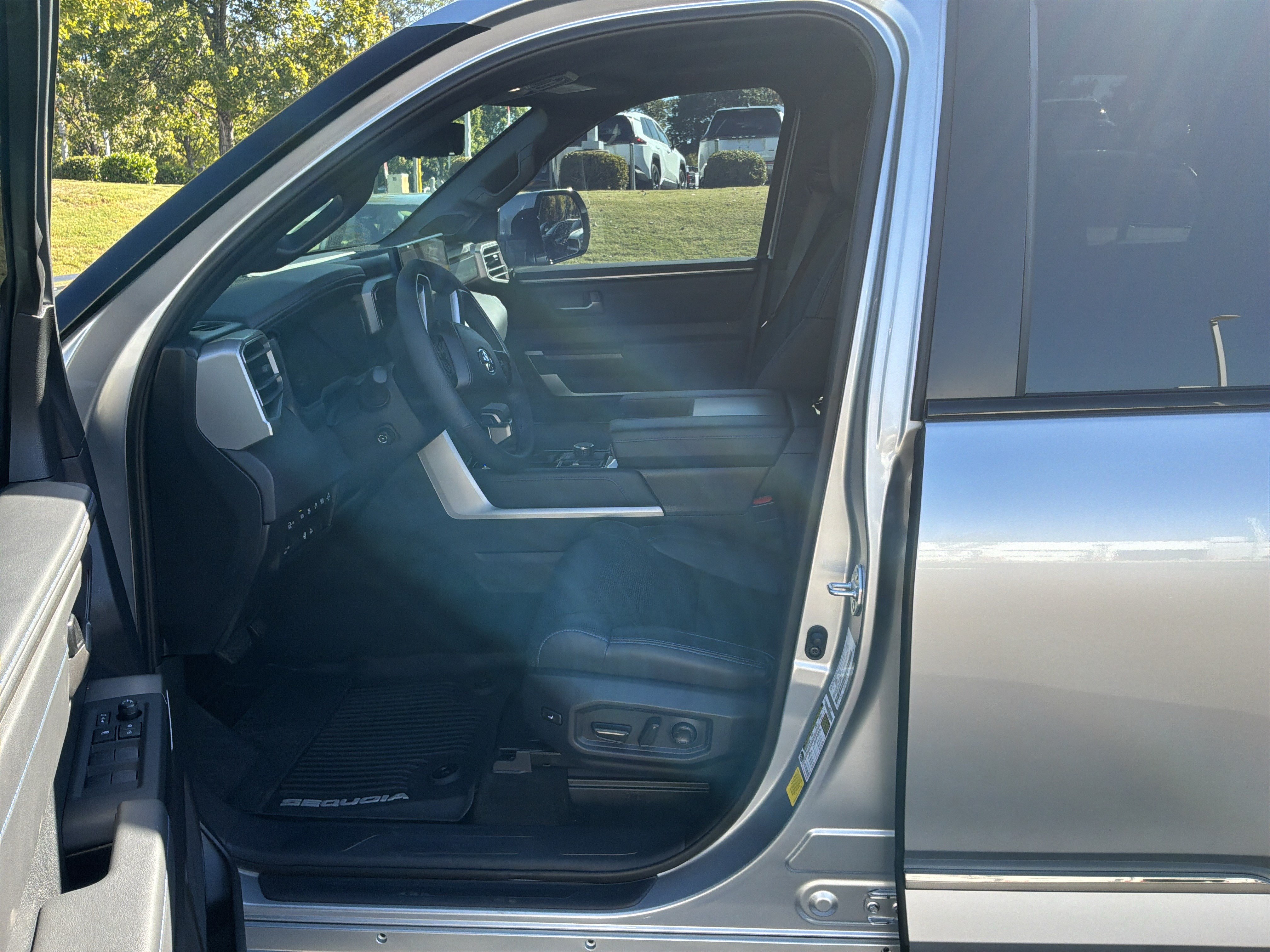 Used 2026 Toyota Sequoia Platinum AWD/4WD image 16