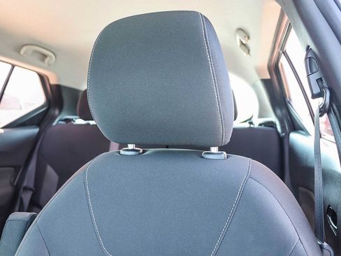 Used 2019 Nissan Kicks SV FWD image 20