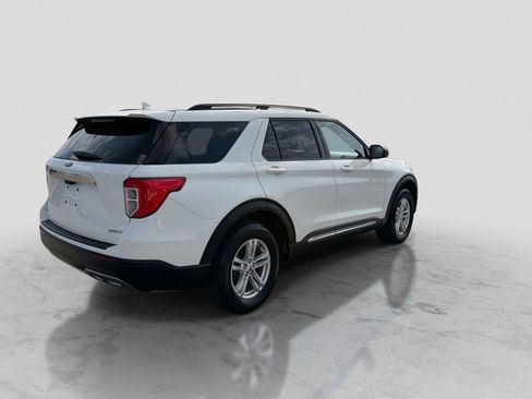 Certified 2023 Ford Explorer XLT w/ Equipment Group 202A AWD/4WD image 8