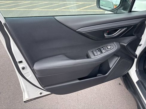 Used 2022 Subaru Outback Premium AWD/4WD image 5