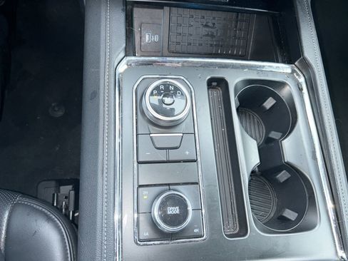 Used 2024 Ford Expedition Max XLT image 15