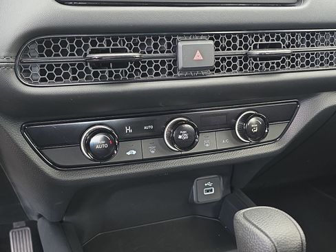 Certified 2025 Honda HR-V LX image 25