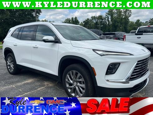 Used 2025 Buick Enclave Preferred AWD/4WD image 1