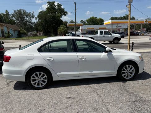 Used 2013 Volkswagen Jetta SE FWD image 11