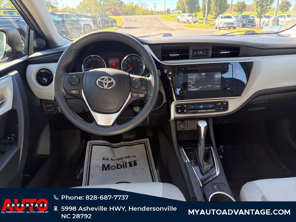 Used 2018 Toyota Corolla LE FWD image 27