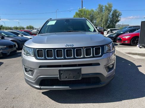 Used 2017 Jeep Compass Latitude w/ Popular Equipment Group FWD image 2
