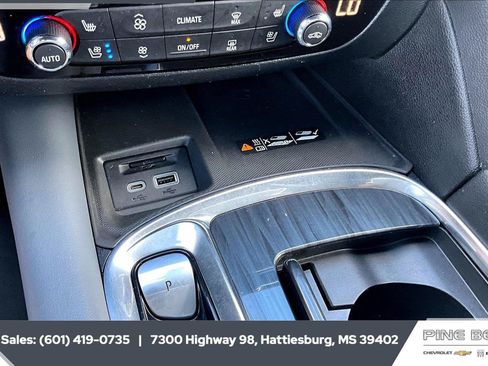 Used 2023 Buick Enclave Premium w/ Experience Buick Package FWD image 23