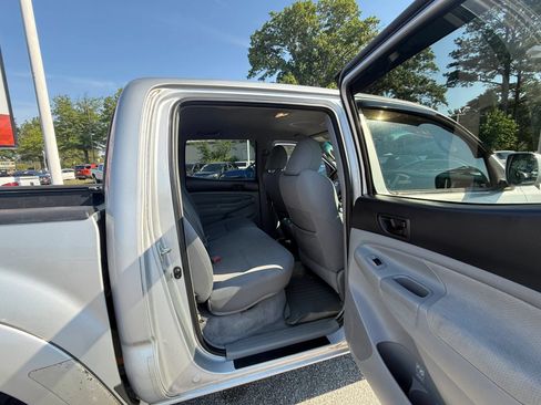 Used 2011 Toyota Tacoma 4x4 Double Cab w/ TRD Sport Pkg image 16