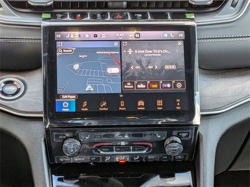 New 2025 Jeep Grand Cherokee Limited image 14