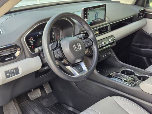 Used 2025 Honda Pilot Elite image 10