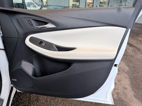 Used 2024 Buick Encore GX Avenir w/ Avenir Technology Package image 29