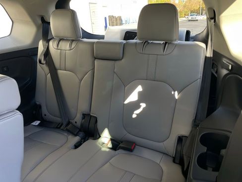 Used 2025 Honda Pilot EX-L image 42