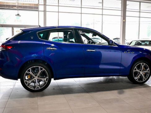 Used 2023 Maserati Levante GT AWD/4WD image 4