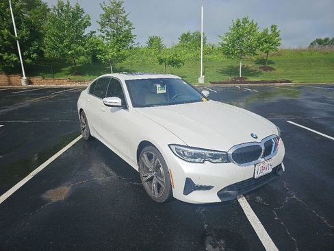 Used 2021 BMW 330i xDrive Sedan AWD/4WD image 3