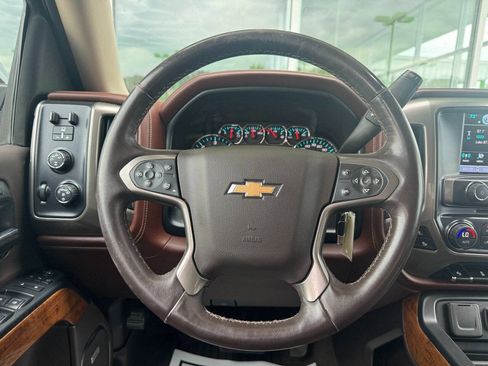 Used 2016 Chevrolet Silverado 1500 High Country w/ High Country Premium Package AWD/4WD image 9