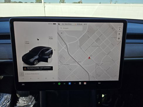 Used 2024 Tesla Model Y 2WD image 9