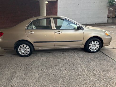 Used 2004 Toyota Corolla CE FWD image 4
