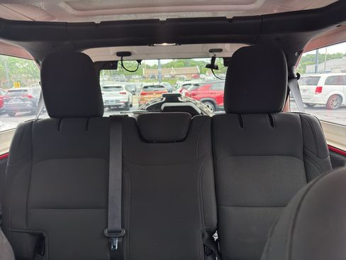 Used 2021 Jeep Wrangler Unlimited Sahara AWD/4WD image 8