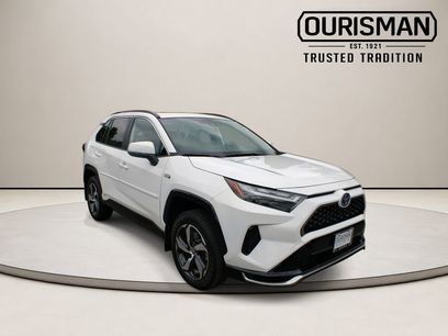 Used 2022 Toyota RAV4 SE w/ Weather & Moonroof Package
