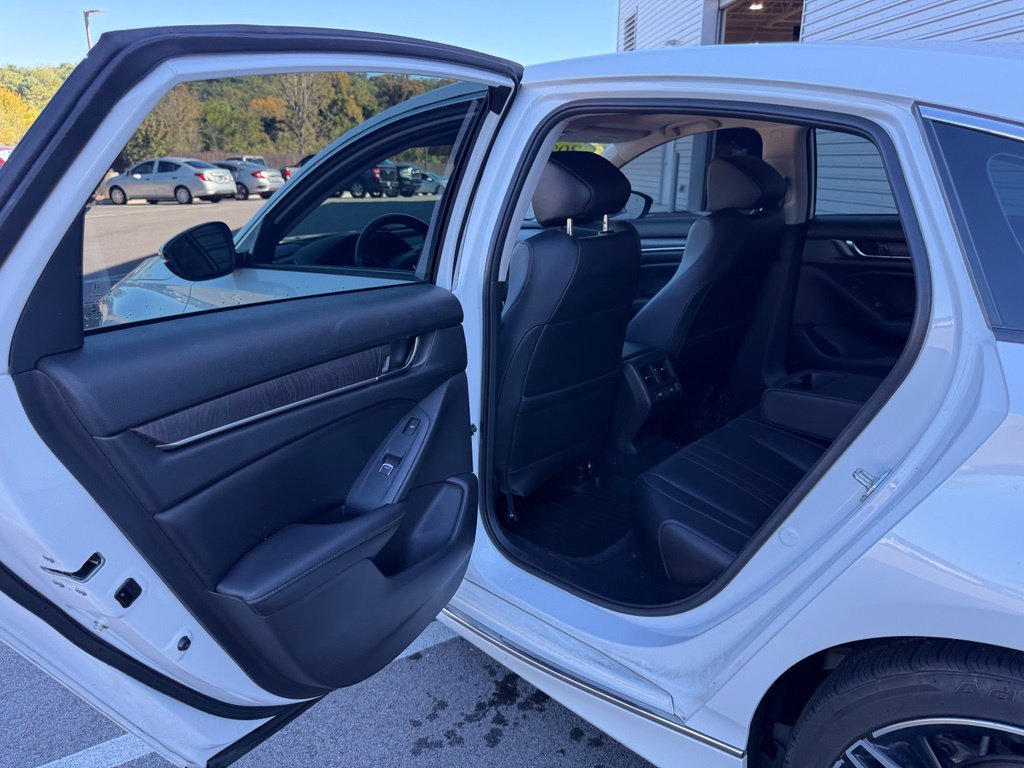 Used 2022 Honda Accord Touring image 16