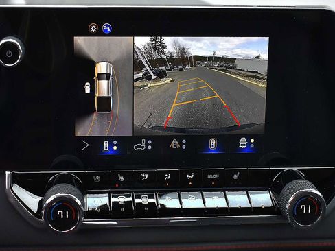 Used 2026 Chevrolet Colorado Z71 w/ Technology Package AWD/4WD image 19