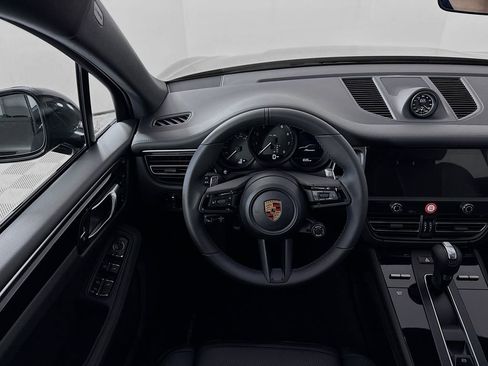 Certified 2026 Porsche Macan AWD/4WD image 23