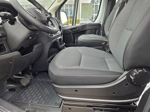 Used 2023 RAM ProMaster 2500 w/ Driver Convenience Group FWD image 31