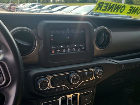 Used 2022 Jeep Wrangler Unlimited Sport AWD/4WD image 22
