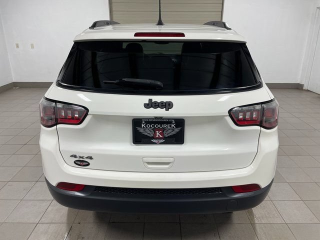 Used 2021 Jeep Compass Latitude w/ Sun and Sound Group AWD/4WD image 5