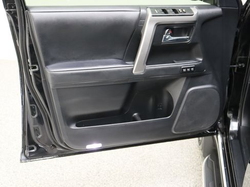 Used 2024 Toyota 4Runner Limited RWD image 12