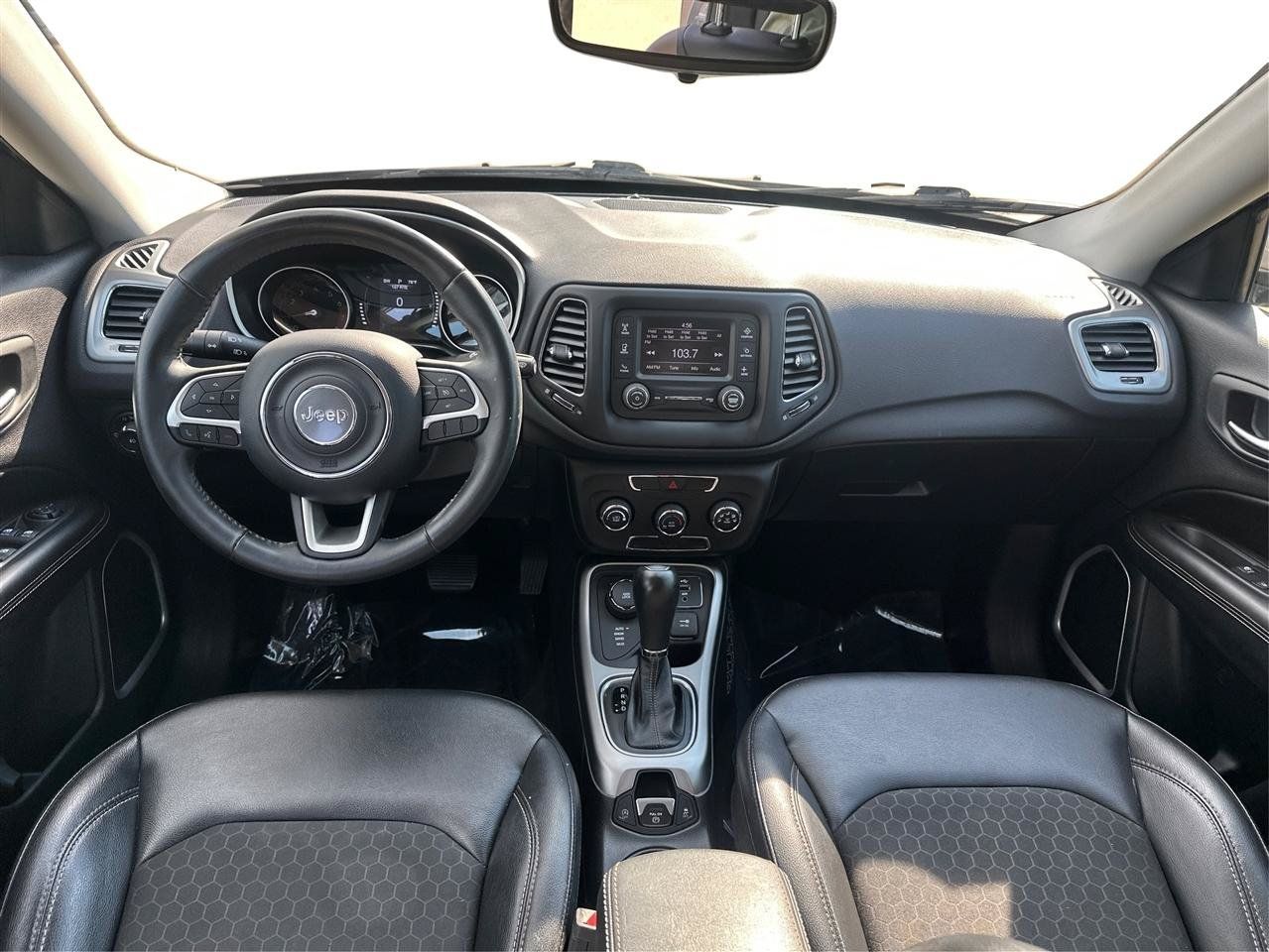 Used 2018 Jeep Compass Latitude AWD/4WD image 27