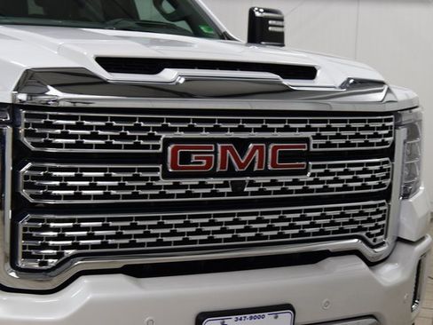 Used 2022 GMC Sierra 3500 Denali w/ Denali Ultimate Package image 11