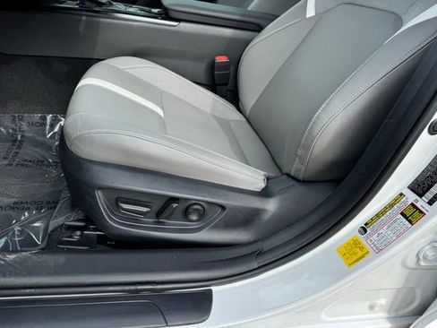 Certified 2025 Toyota Camry SE AWD/4WD image 8