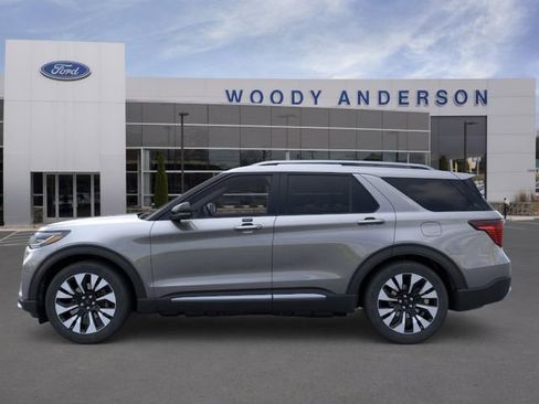 New 2026 Ford Explorer Platinum AWD/4WD image 3