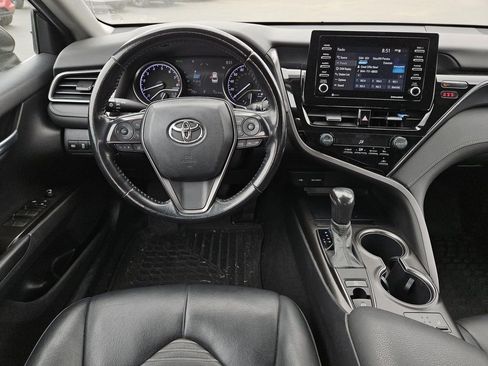 Used 2021 Toyota Camry SE w/ Cold Weather Package image 10